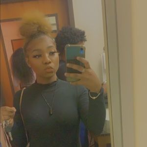 Meet your Posher, Mia